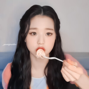 -张元英*


The radio is from PIAOANRAN.


原截朴安冉 