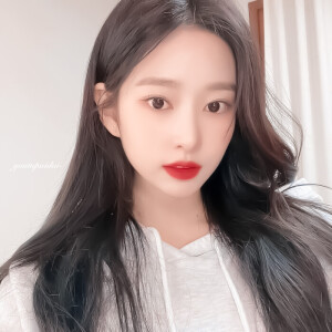 -金珉周*

The radio is from Instagram


KIM MIN JU is from IZ*ONE.


