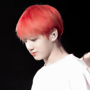     ɜ:
          我喜欢看山 看鲜花看黄昏 看日出日落 看月亮看路边小狗摇尾巴 可田柾国老喜欢喊我看路