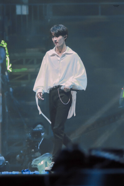 ［马嘉祺］舞台
抱图dd＋点赞哦