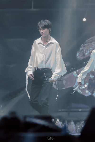 ［马嘉祺］舞台
抱图dd＋点赞哦