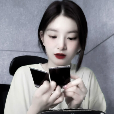 “我们半世相逢，依旧少年如风”
—《暗格里的秘密》
原:赴暒