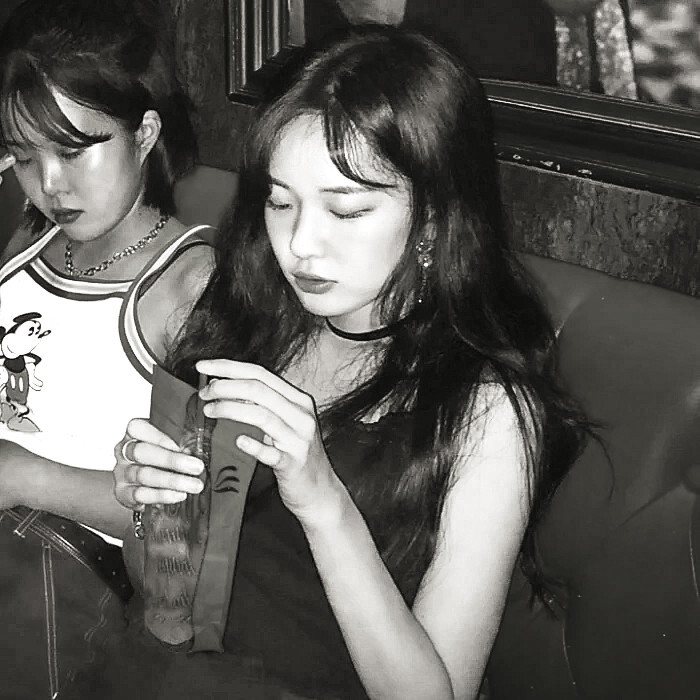 
black and white pictures*