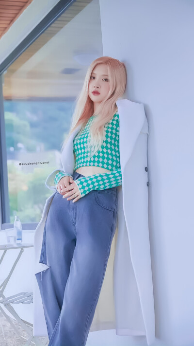 
：Rosé | 壁纸6P
