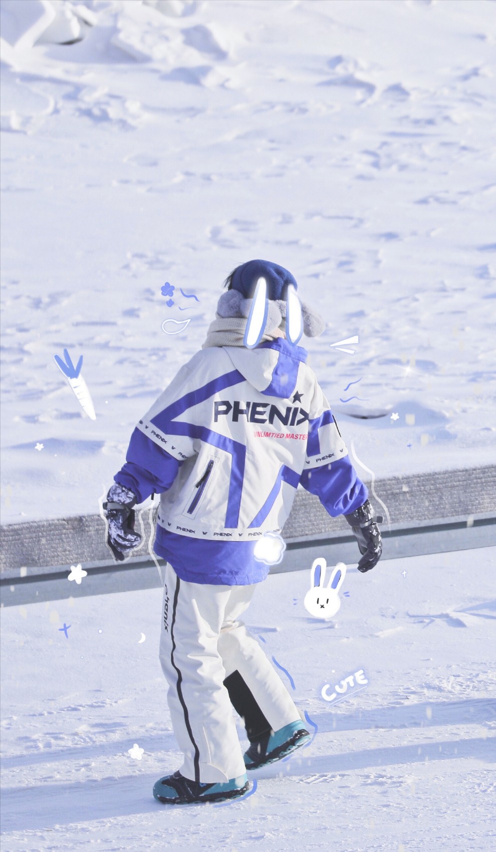 是小贺老师啦(/ω＼)