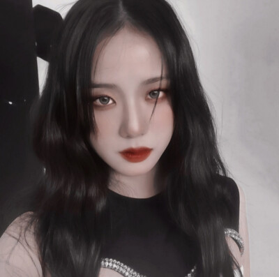 张元英，金智秀