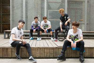 2016 UNIQ ✘ 特步♥