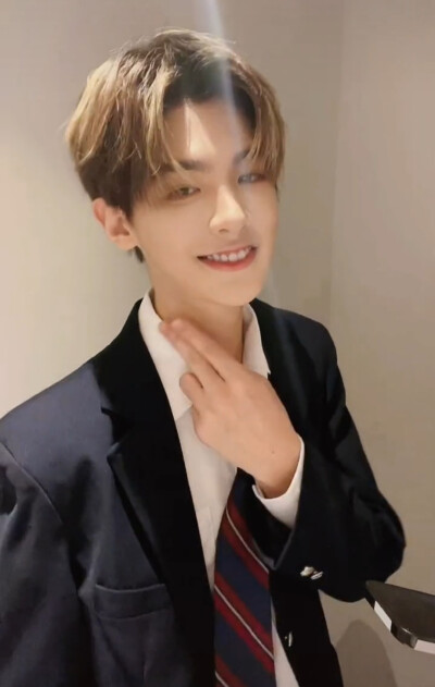 自截可二改。都给我修这组！！！！好喜欢！！！改了d爆我！