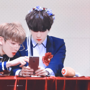 玫瑰凋零在风里情书四散在雨里
JUNGKOOK/田柾国  SUGA/闵玧其
cr.Enchanted_JK
©闵雨汐