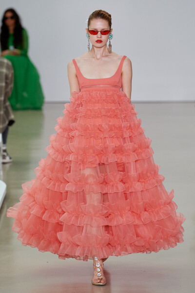 Giambattista Valli Spring 2022 Ready-to-Wear