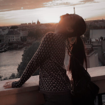 
BLACKPINK
#Midnight in Paris