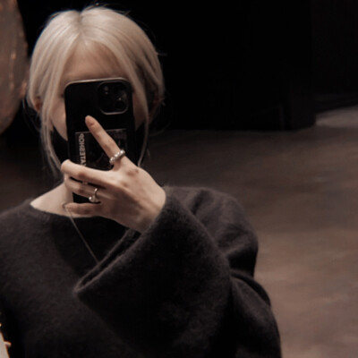 
BLACKPINK
#Midnight in Paris