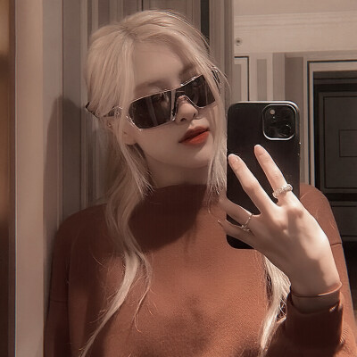 
BLACKPINK
#Midnight in Paris