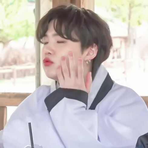 防弹少年团/闵玧其头像
cr.Flora与12号星球