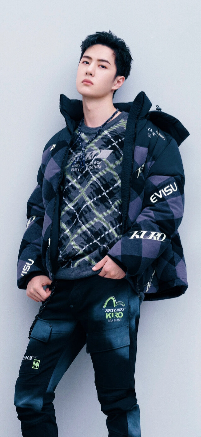 王一博
EVISU