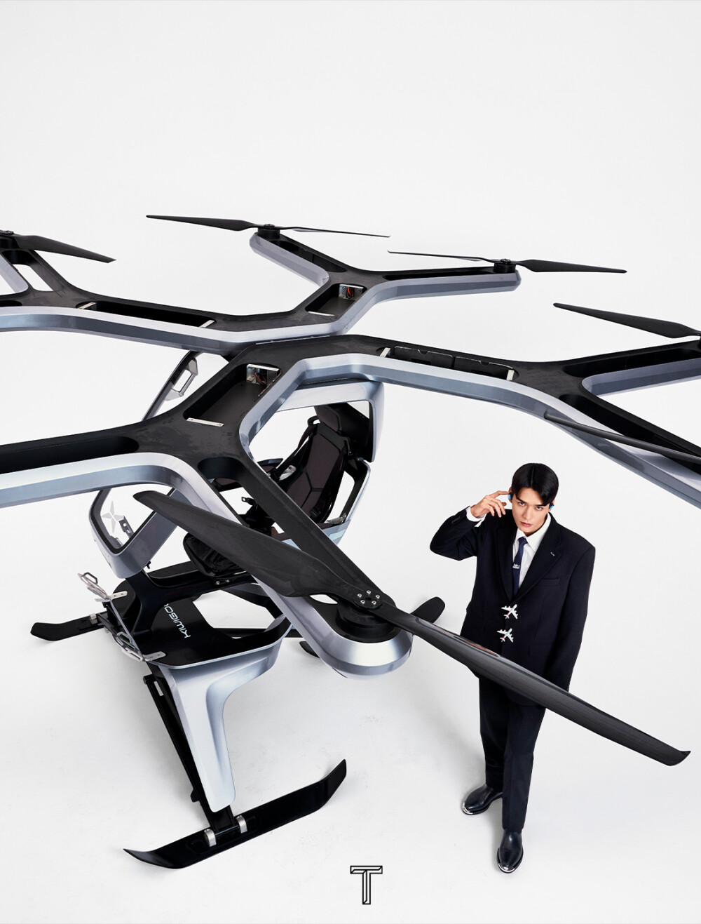 龚俊 (｡･ω･｡)ﾉ♡
T magazine 10月号封面大片｜解锁首本主流女刊封面，有颜有身材，品牌大使和Louis Vuitton的合作真的越来越好～