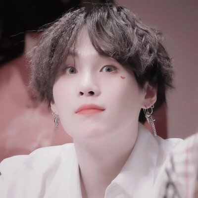 零碎的岛会找到海
SUGA/闵玧其
cr.R_930309
©闵雨汐