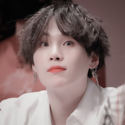 零碎的岛会找到海
SUGA/闵玧其
cr.R_930309
©闵雨汐