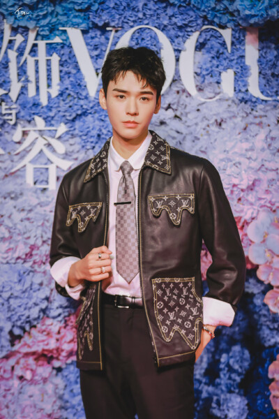 龚俊VOGUE新篇章之夜
cr 初心·龚俊Simon