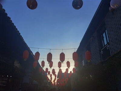 #依山傍水##晚霞#