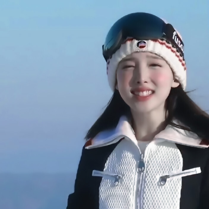 QAQ * 要和兔兔一起滑雪嘛！