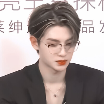 黄明昊