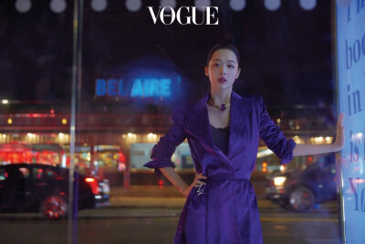 崔雪莉 Sulli for Vogue Korea November 2018
photographed by Kim Hee June