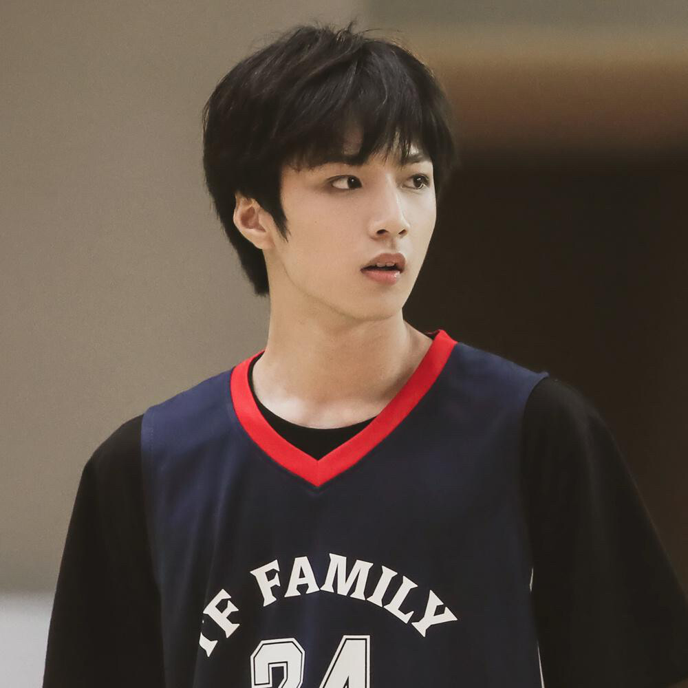 Do you like Liu Yaowen?
刘耀文
注：（图源网络_侵删）