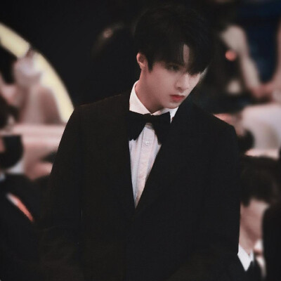 Do you like Liu Yaowen?
刘耀文
注：（图源网络_侵删）