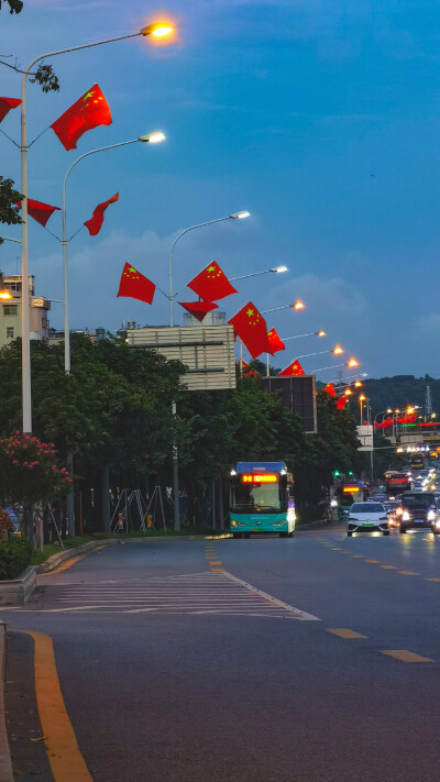 “人民有信仰民族有希望国家有力量”
摄影cr.村长一河