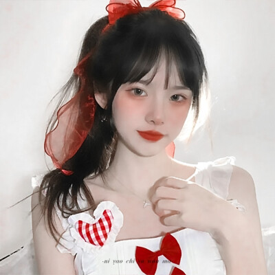 日为朝，月为暮，卿为朝朝暮暮。
-
女头
-
原截许乐