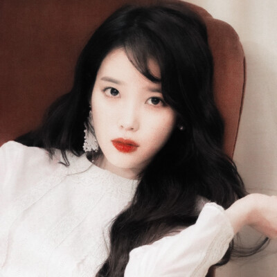 ♡⃝ ʜᴇʟʟᴏ ◡̈ ☽⋆
李知恩iu
闵辞