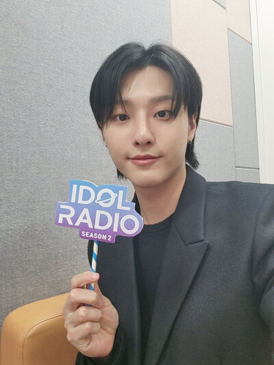 211018 IdolRadioKorea官推更新：
稍后8点(北京时间7点)，Idol Radio2 *ep21 曹承衍 直播放送要开始了♥