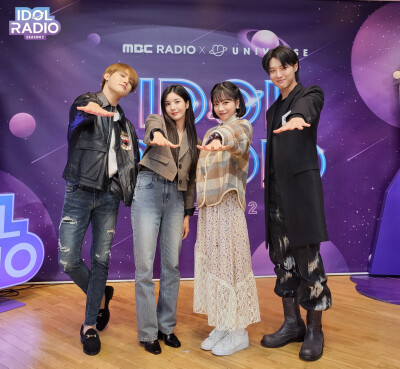 211018 IdolRadioKorea官推更新：
[#IdolRadio2 album 211018]
ep#021. 我是SOLO(with WOODZ)
4人组<日落>结成♥