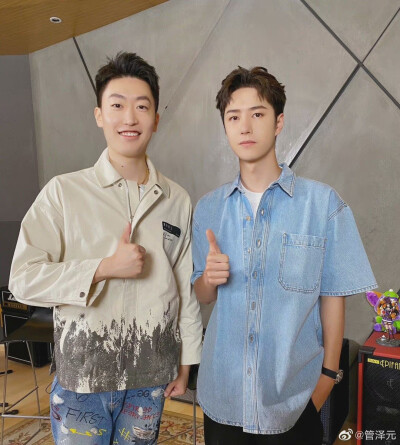 211020 LPL官方解说 更新合照1P♥