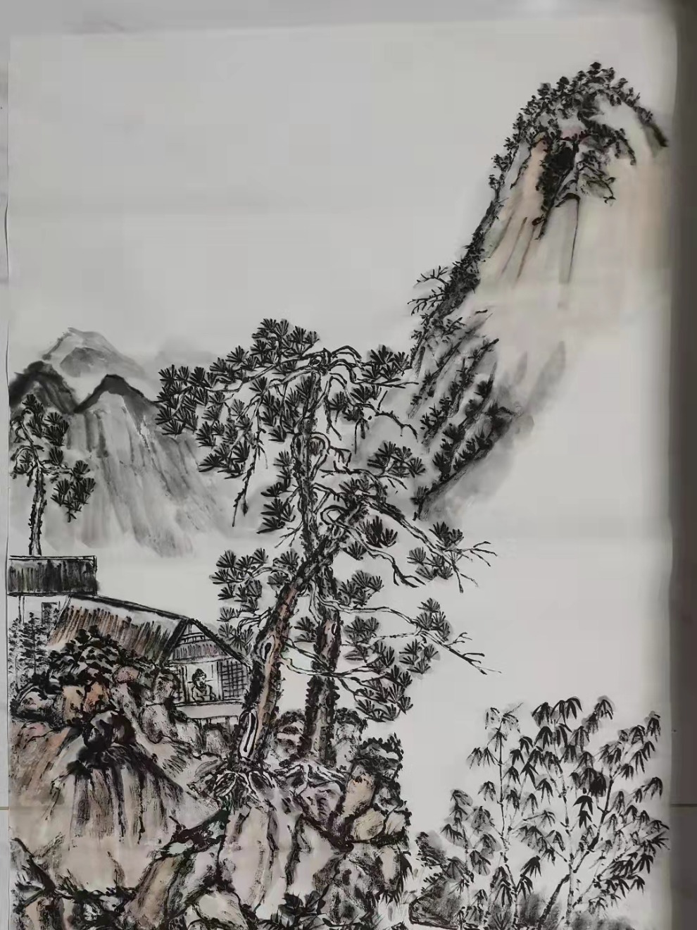 李孟贤，山东济宁市人，热爱山水人物画，不断在学习进步