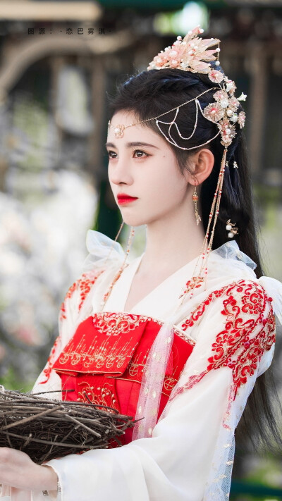 鞠婧祎