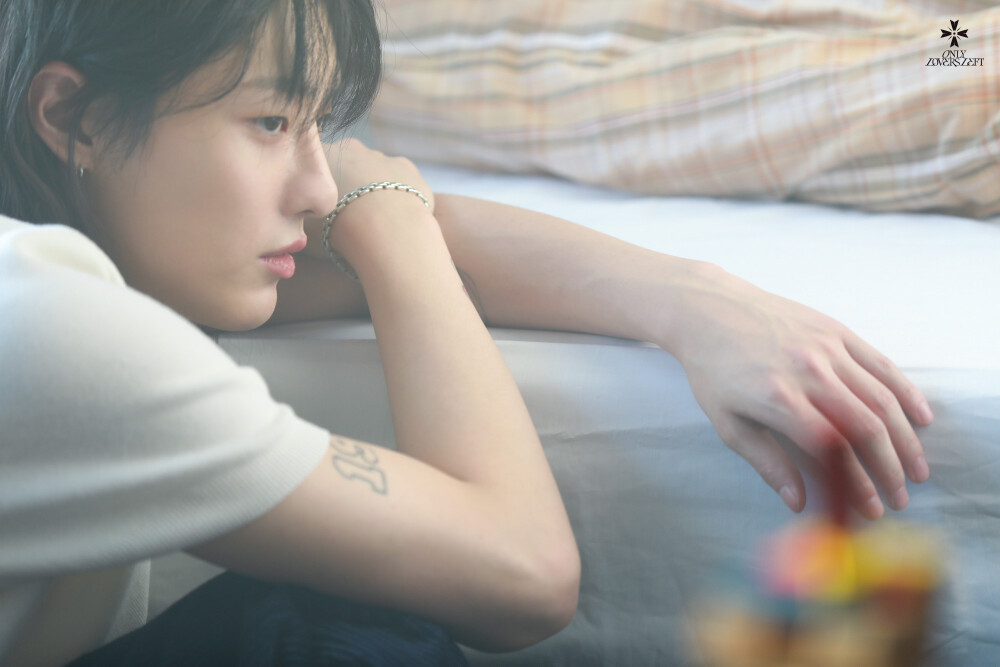 211020 承衍官推更新：
[WOODZ(曹承衍) POST]
WOODZaket BEHIND
#WOODZ #曹承衍 #WAITING
#ONLY_LOVERS_LEFT #OLL