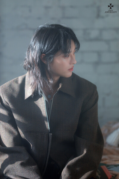 211020 承衍官推更新：
[WOODZ(曹承衍) POST]
WOODZaket BEHIND
#WOODZ #曹承衍 #WAITING
#ONLY_LOVERS_LEFT #OLL