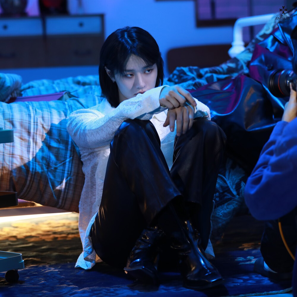 211020 承衍官推更新：
[WOODZ(曹承衍) POST]
WOODZaket BEHIND
#WOODZ #曹承衍 #WAITING
#ONLY_LOVERS_LEFT #OLL