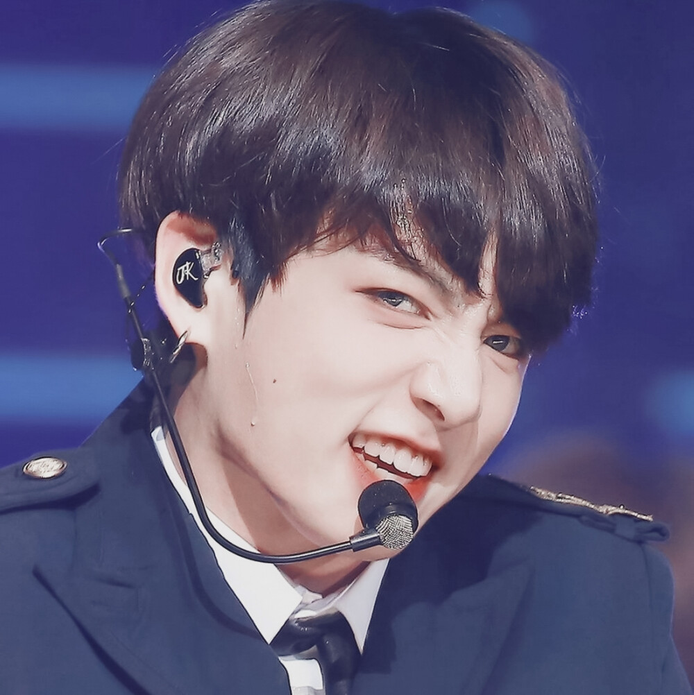 圣罗兰之花会枯萎 但永不凋零 因为有浪漫浇灌
JUNGKOOK/田柾国
cr.madein1997_jk
©闵雨汐