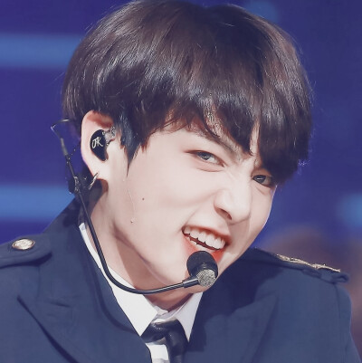 圣罗兰之花会枯萎 但永不凋零 因为有浪漫浇灌
JUNGKOOK/田柾国
cr.madein1997_jk
©闵雨汐