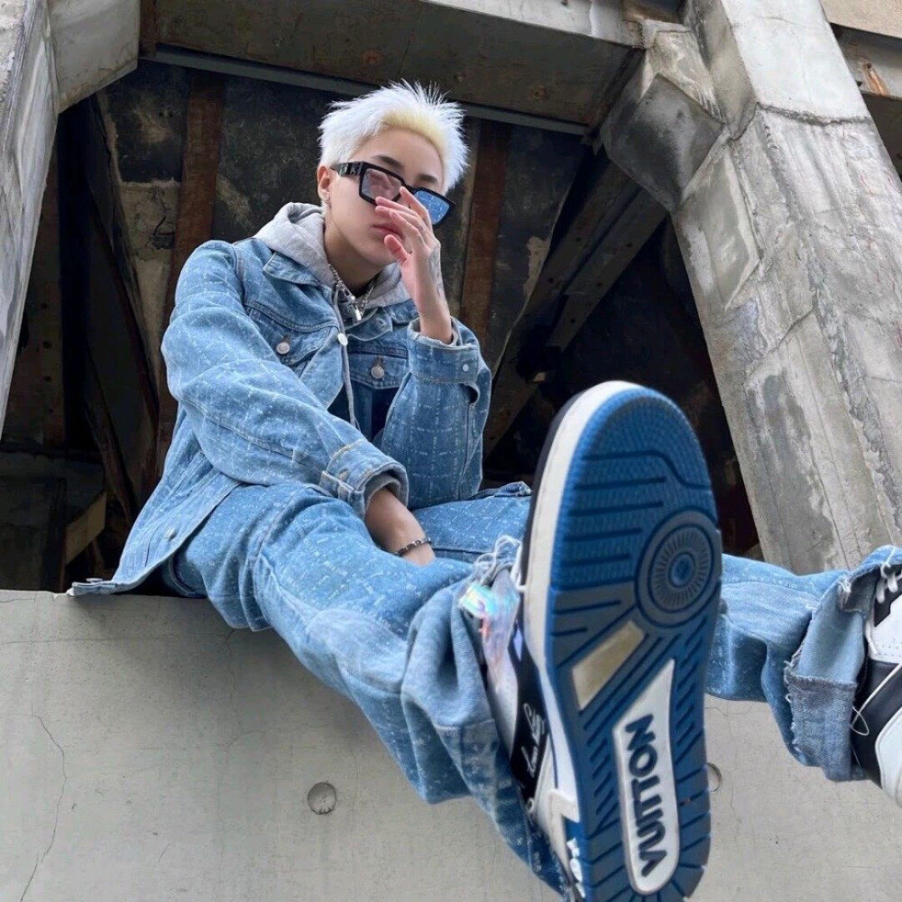 ʟsᴜɴɪᴄᴏʀɴ