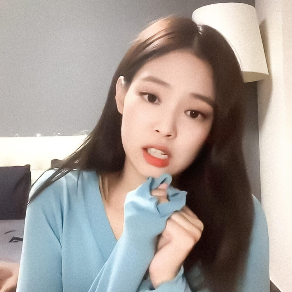 jennie//白日春不渡，黑夜万梦星//cr.小闲星斗