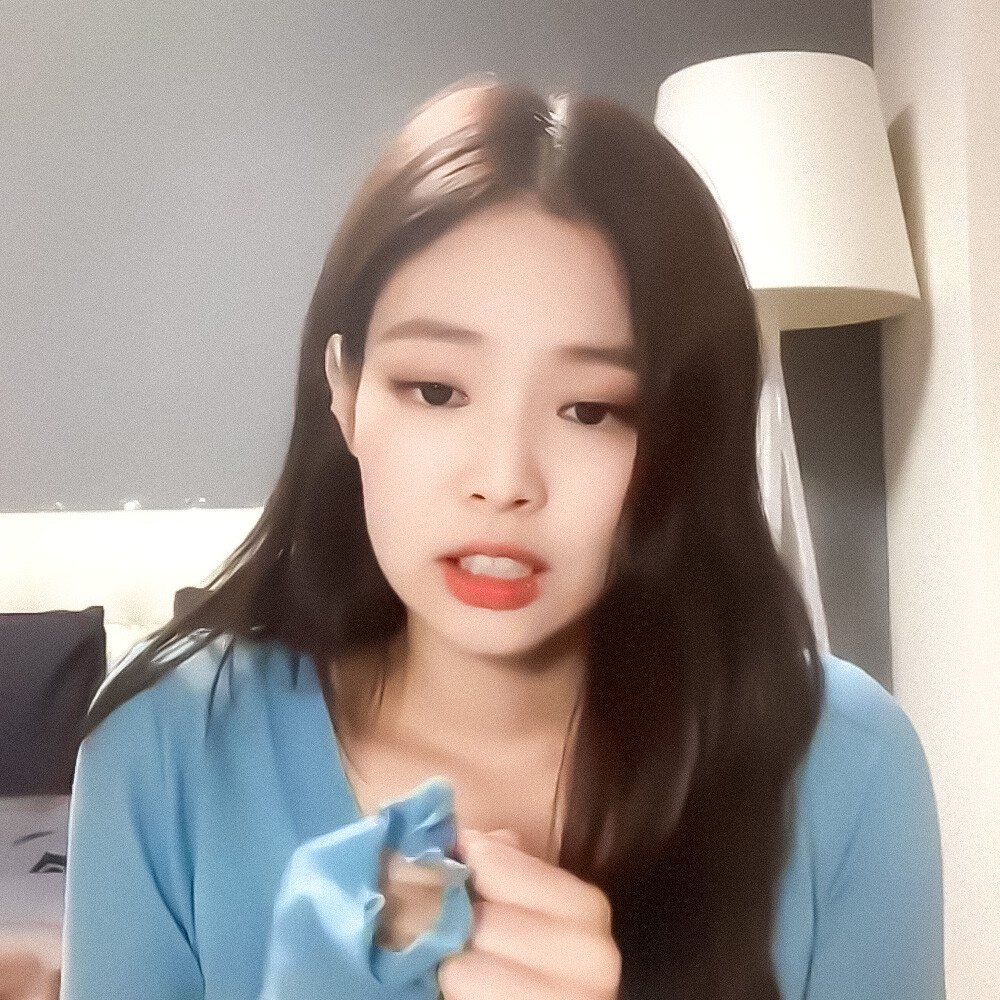 jennie//白日春不渡，黑夜万梦星//cr.小闲星斗