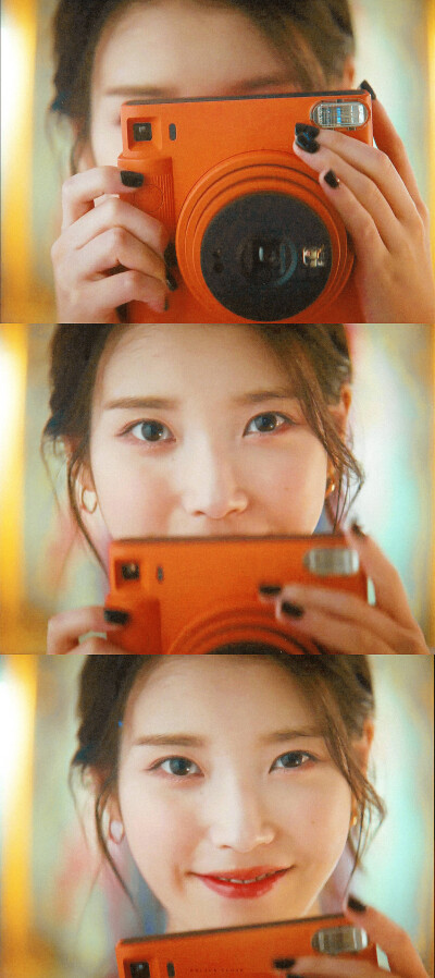 IU | strawberry moon
cr:黑糖炖鲜奶