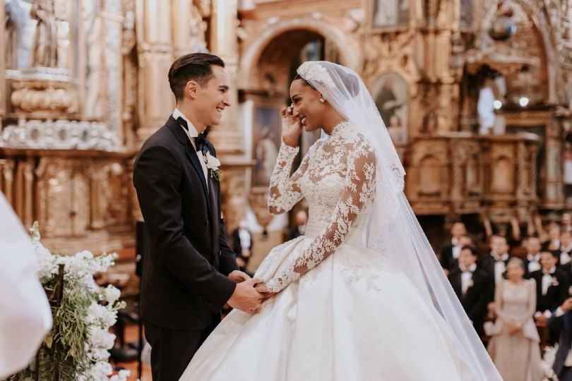 Jasmine Tookes & Juan David Borero 婚礼与幕后
Jasmine Tookes: Zuhair Murad to Her Enchanted Secret Garden Wedding in Ecuador
[weibo@FSOutfits]