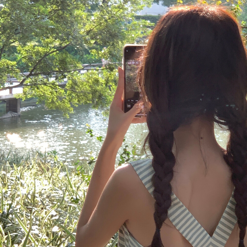 头像 by：Dolly酱吖