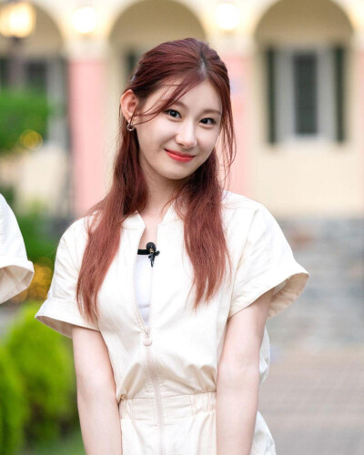 CHAERYEONG 李彩领