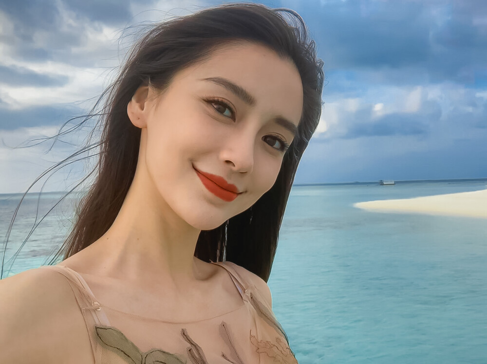 · Angelababy ·
ˇ 我也算万种风情实非良人·
原截vb 海紀眠-